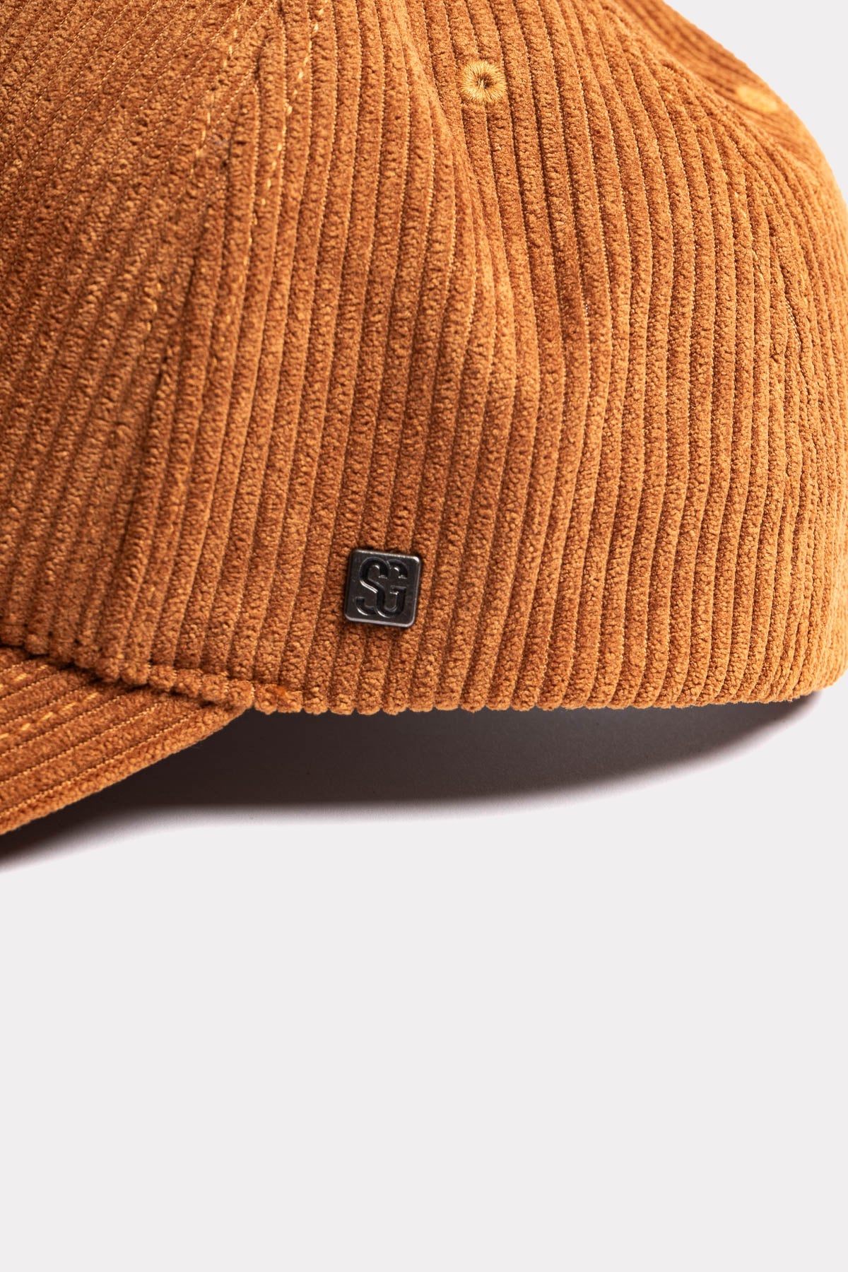 VELVET HAT - BROWN